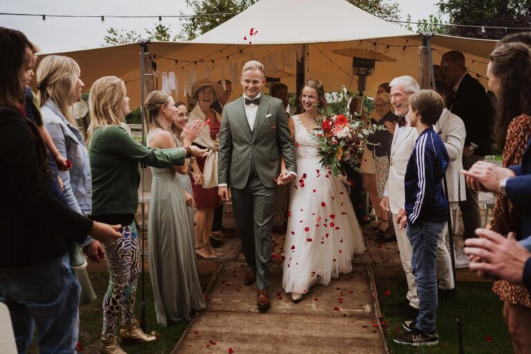 Simon & Renée - Trouwfotografie - De Kruimel, Gasselte - Bruidspaar bij De Kruimel Gasselte