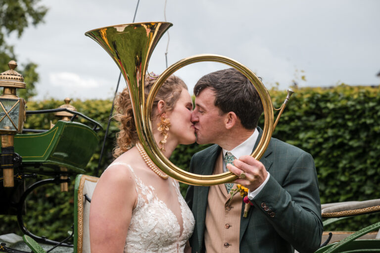 Mikail en Anne trouwfoto's van een tuin bruiloft in Drenthe - groepsfoto's