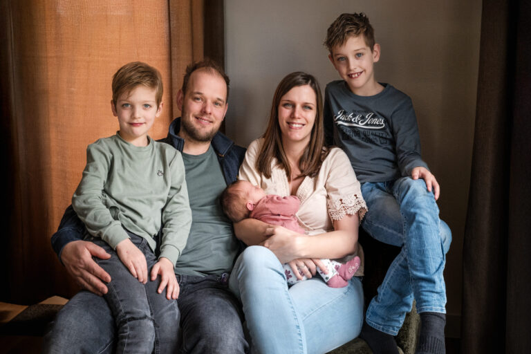 Newborn shoot Emmen thuis
