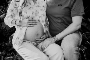 Eric en Lisanne -Zwangerschapsshoot Pinetum Ter Borgh, Anloo