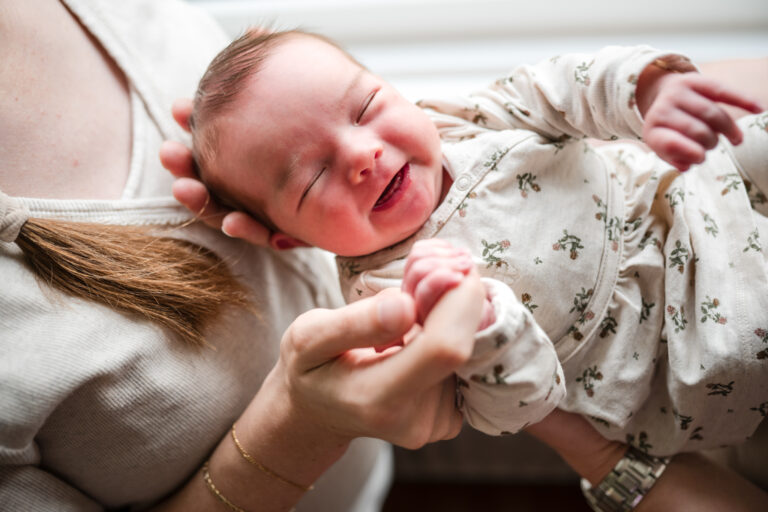 Eric, Lisanne en Veronique -lifestyle newborn fotografie Nederland