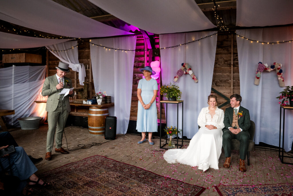 Mikail en Anne trouwfoto's van een tuin bruiloft in Drenthe - ceremonie