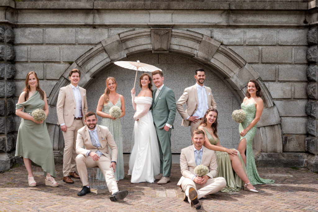Groeps en familiefoto's bij buitenplaats Elswout in Haarlem – Sarah & Lloyd - groepsfoto's - Groepsfotograaf